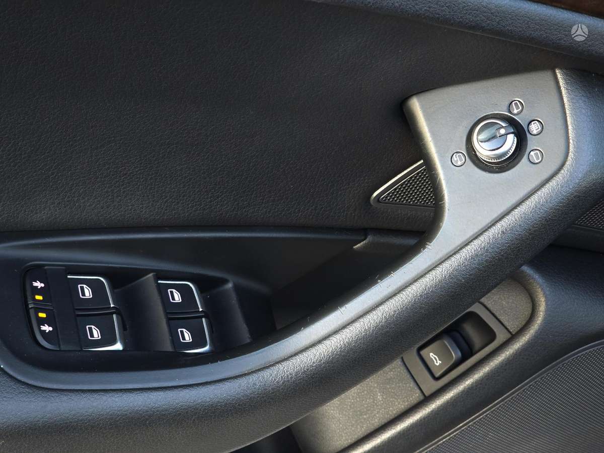 Audi A6, 2.0 l., Седан