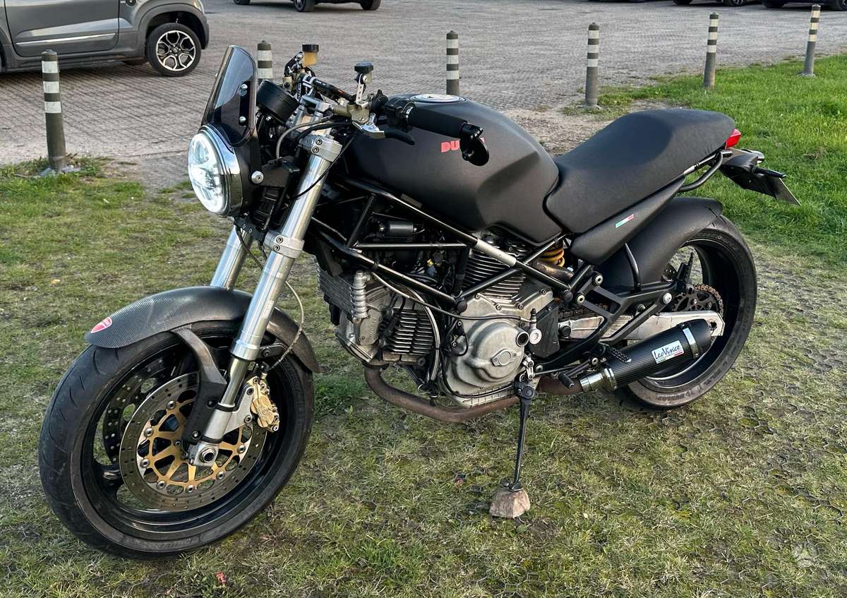 Ducati Monster 900cc, street / классические