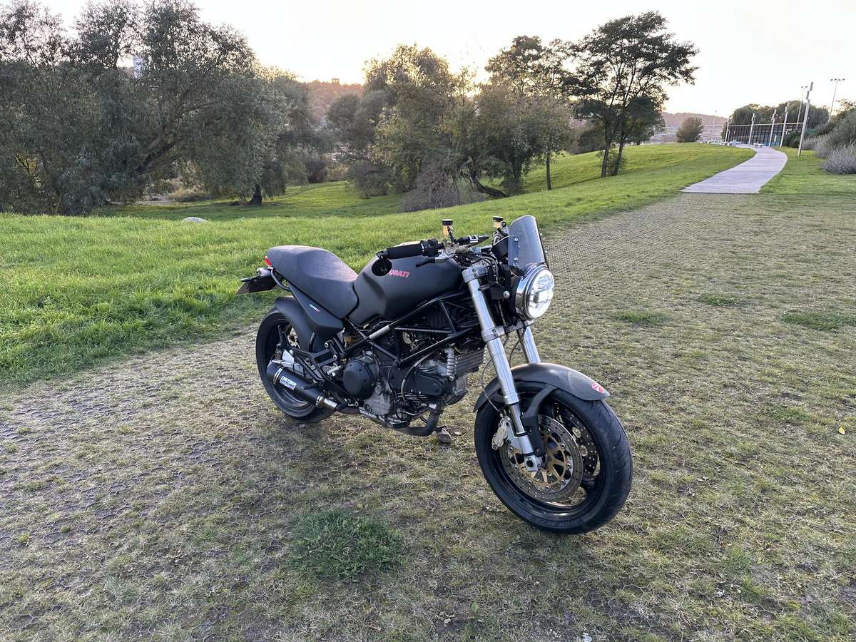 Ducati Monster 900cc, street / классические