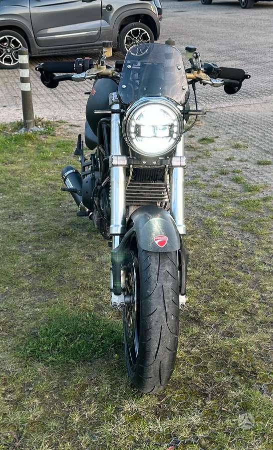 Ducati Monster 900cc, street / классические