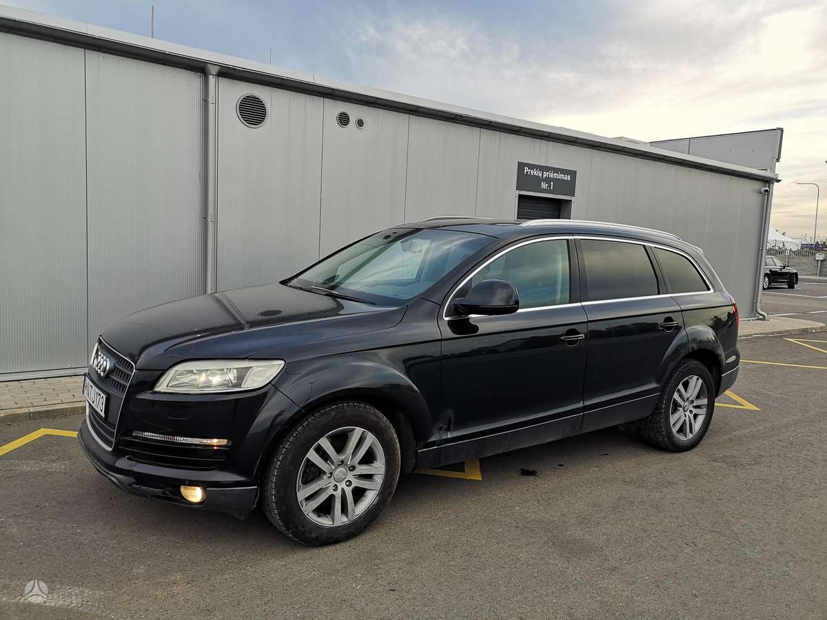 Audi Q7, 4.2 l., off-road / crossover
