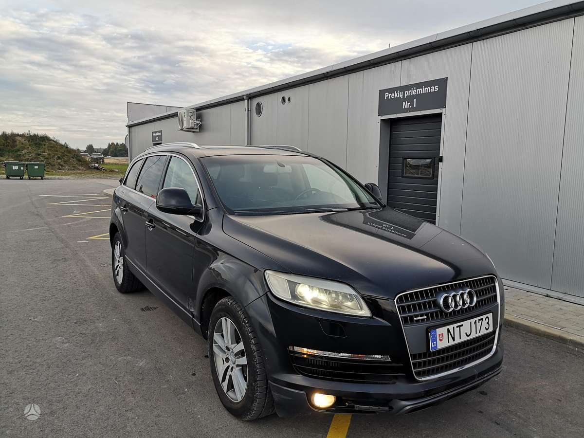 Audi Q7, 4.2 l., off-road / crossover