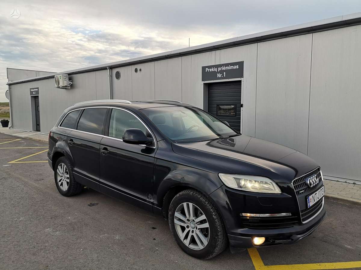 Audi Q7, 4.2 l., off-road / crossover