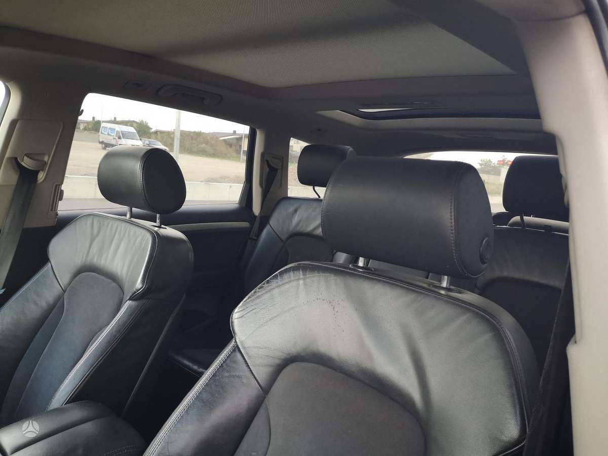 Audi Q7, 4.2 l., off-road / crossover