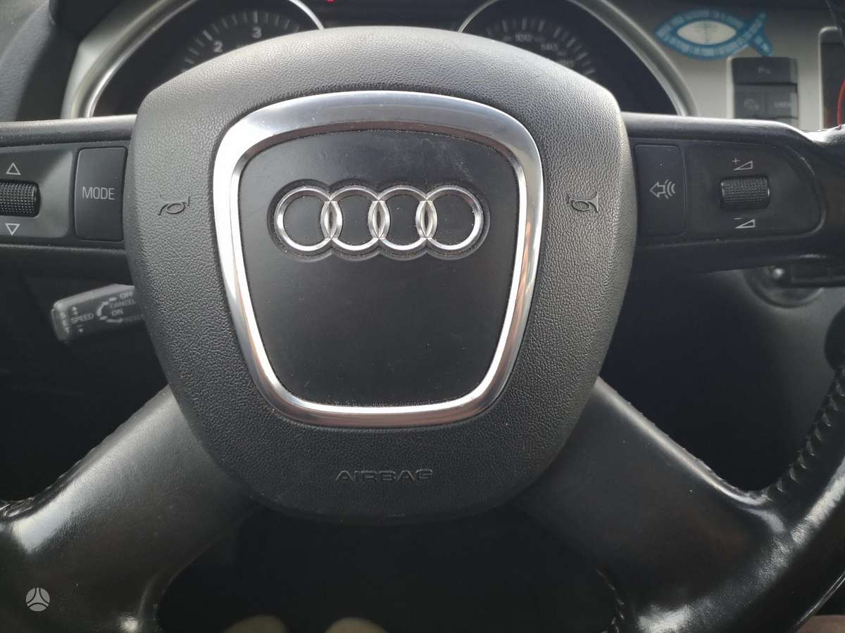 Audi Q7, 4.2 l., off-road / crossover