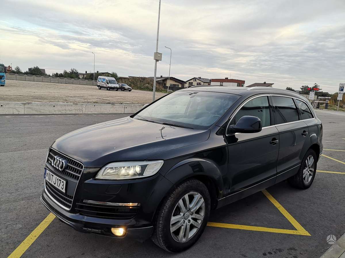 Audi Q7, 4.2 l., off-road / crossover