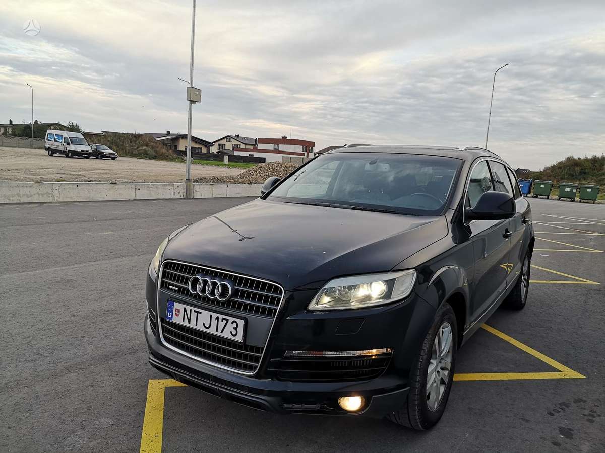Audi Q7, 4.2 l., off-road / crossover