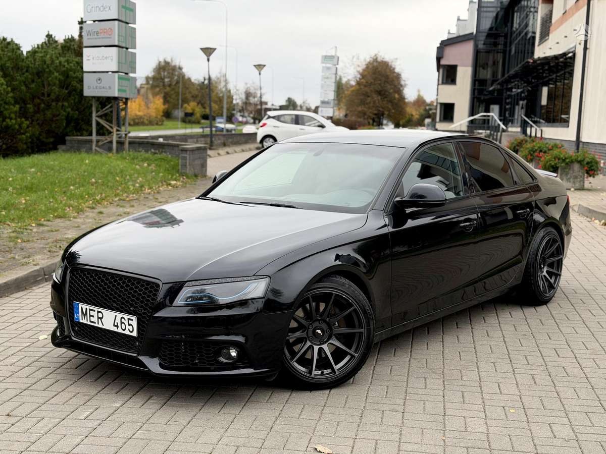 Audi A4, saloon / sedan