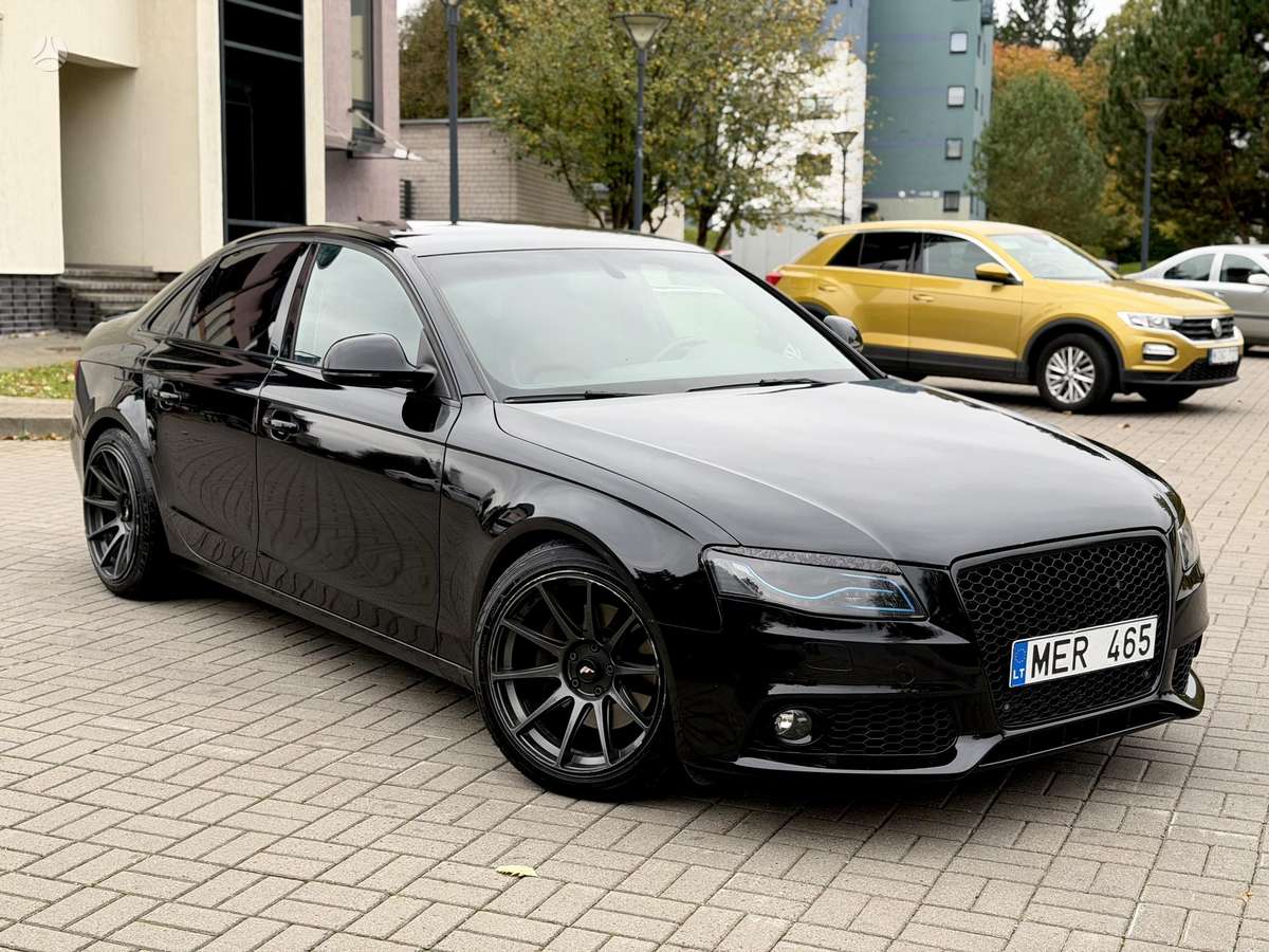 Audi A4, sedanas