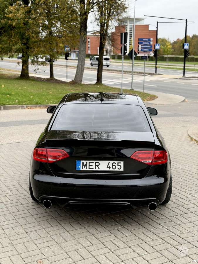 Audi A4, saloon / sedan