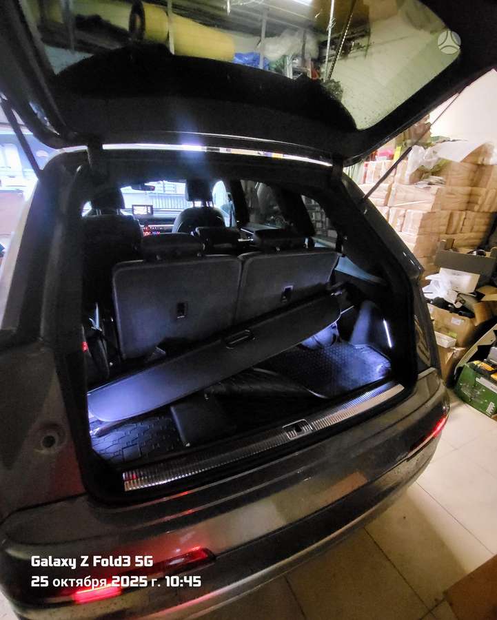 Audi Q7, 2.0 l., off-road / crossover