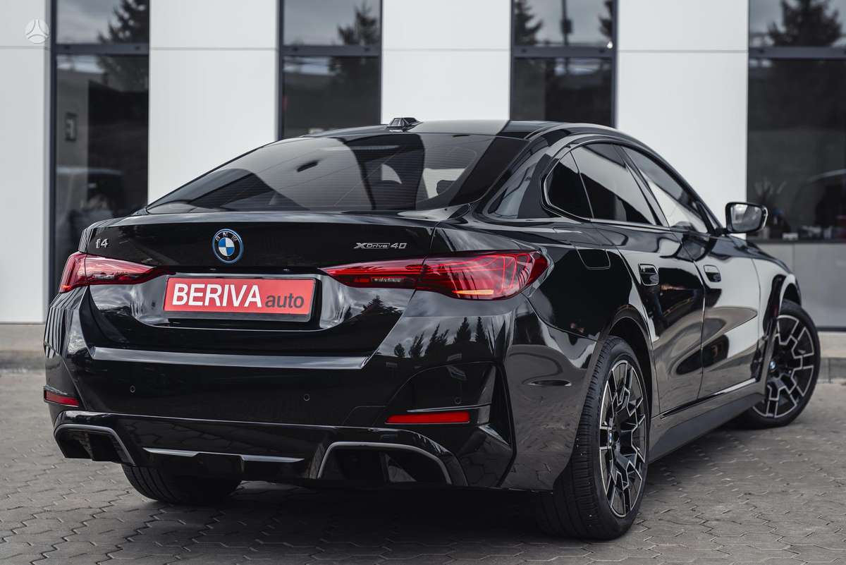 BMW i4, 83 kWh, hatchback