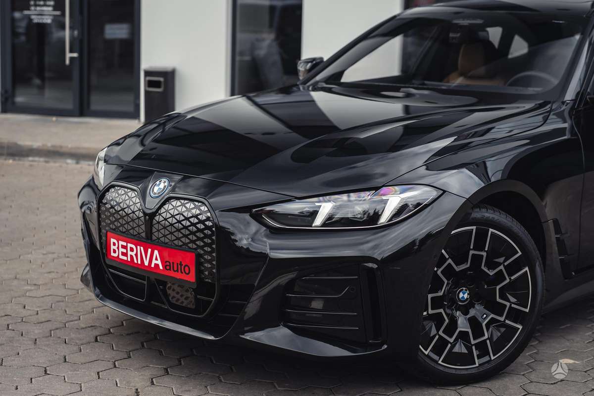 BMW i4, 83 kWh, hatchback