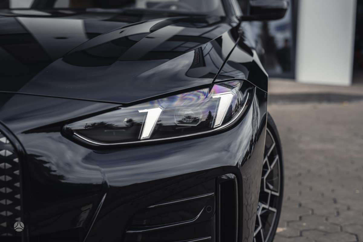 BMW i4, 83 kWh, hatchback