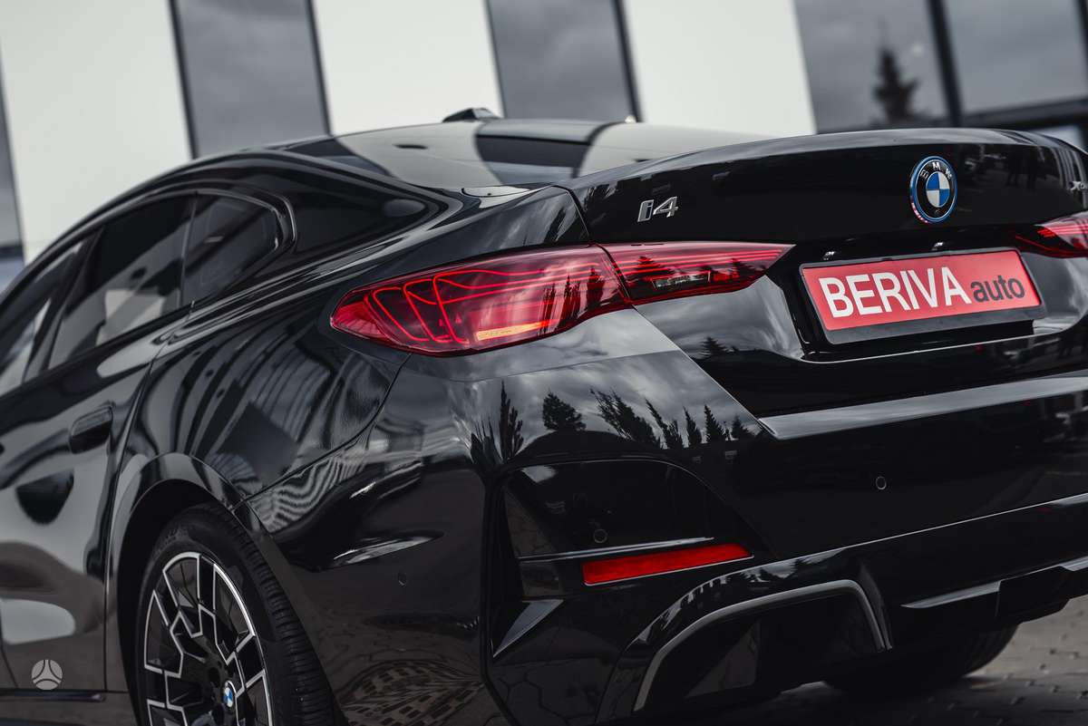 BMW i4, 83 kWh, hatchback