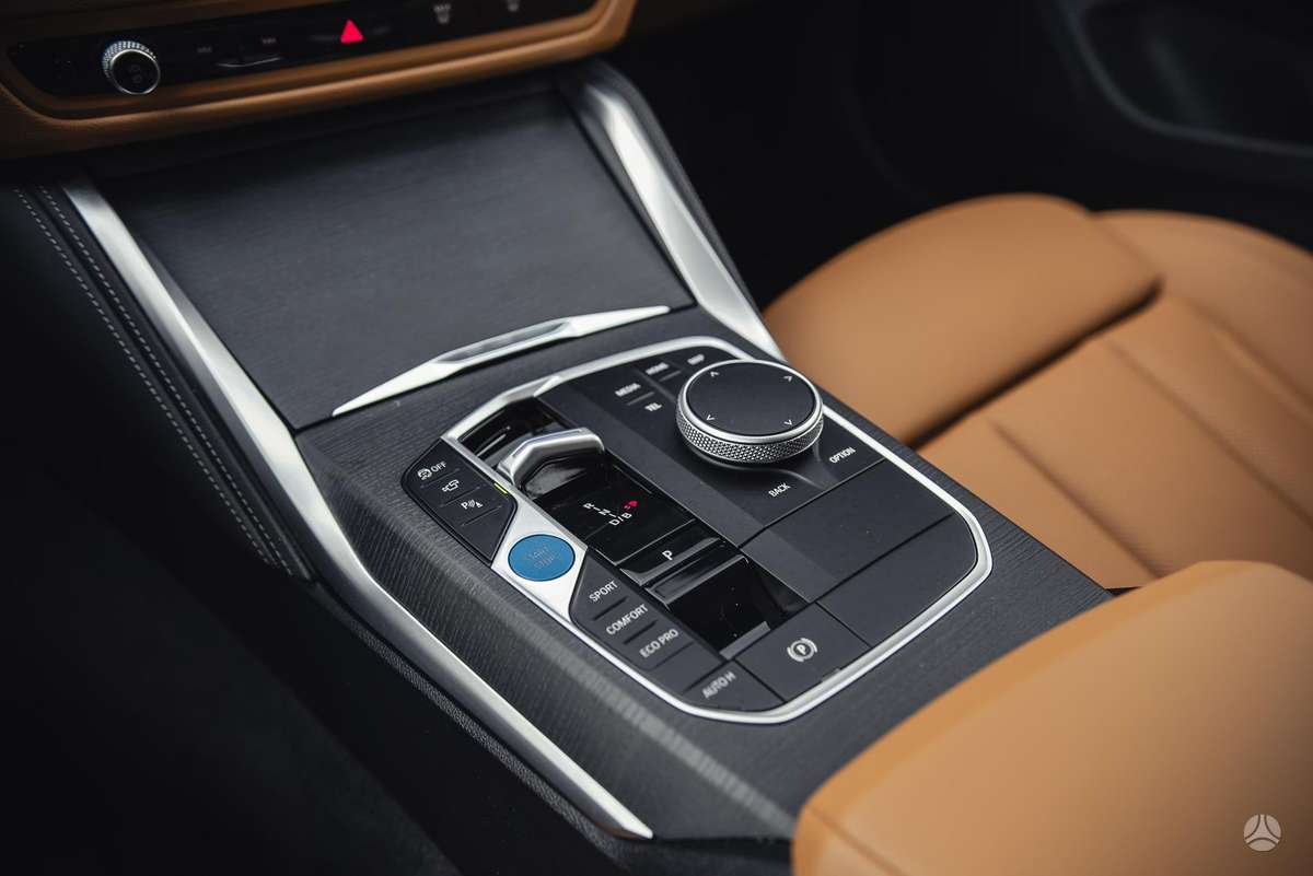 BMW i4, 83 kWh, hatchback