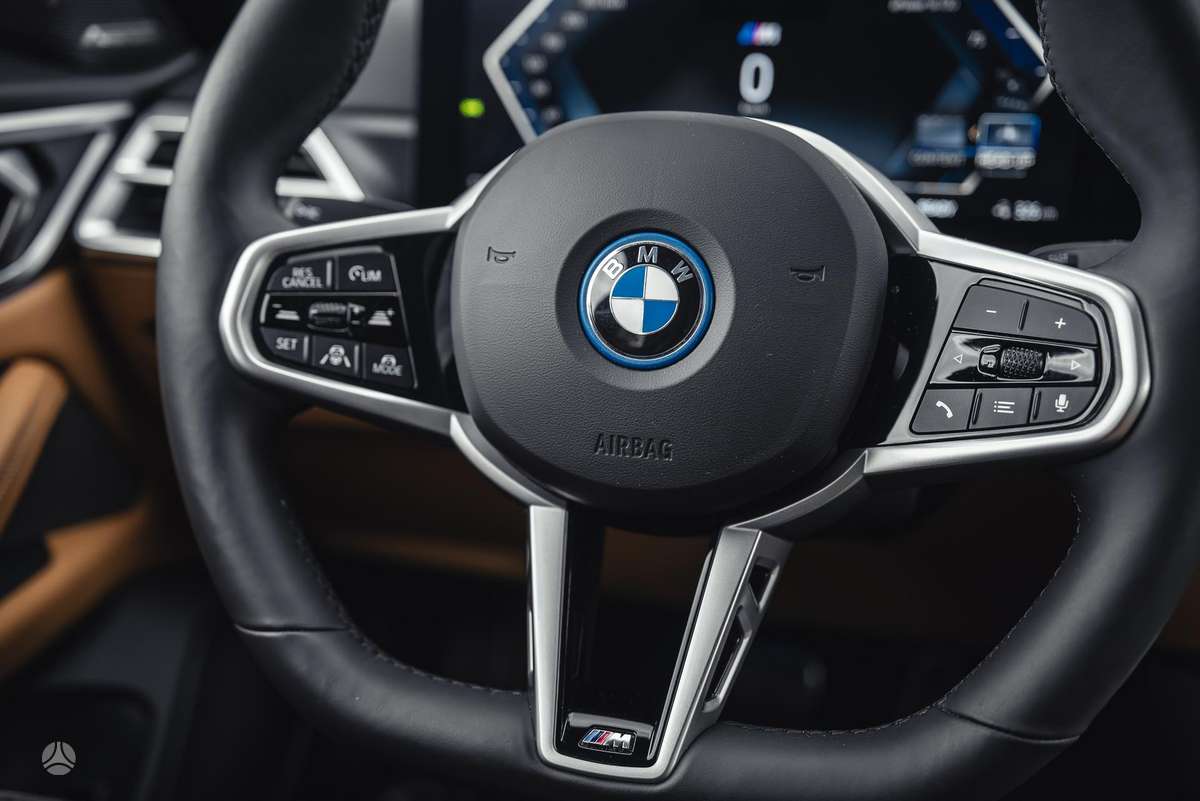 BMW i4, 83 kWh, hatchback