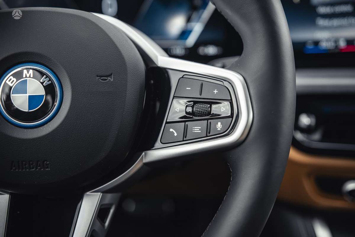 BMW i4, 83 kWh, hatchback