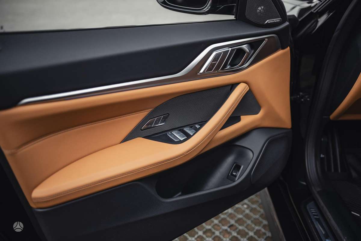 BMW i4, 83 kWh, hatchback
