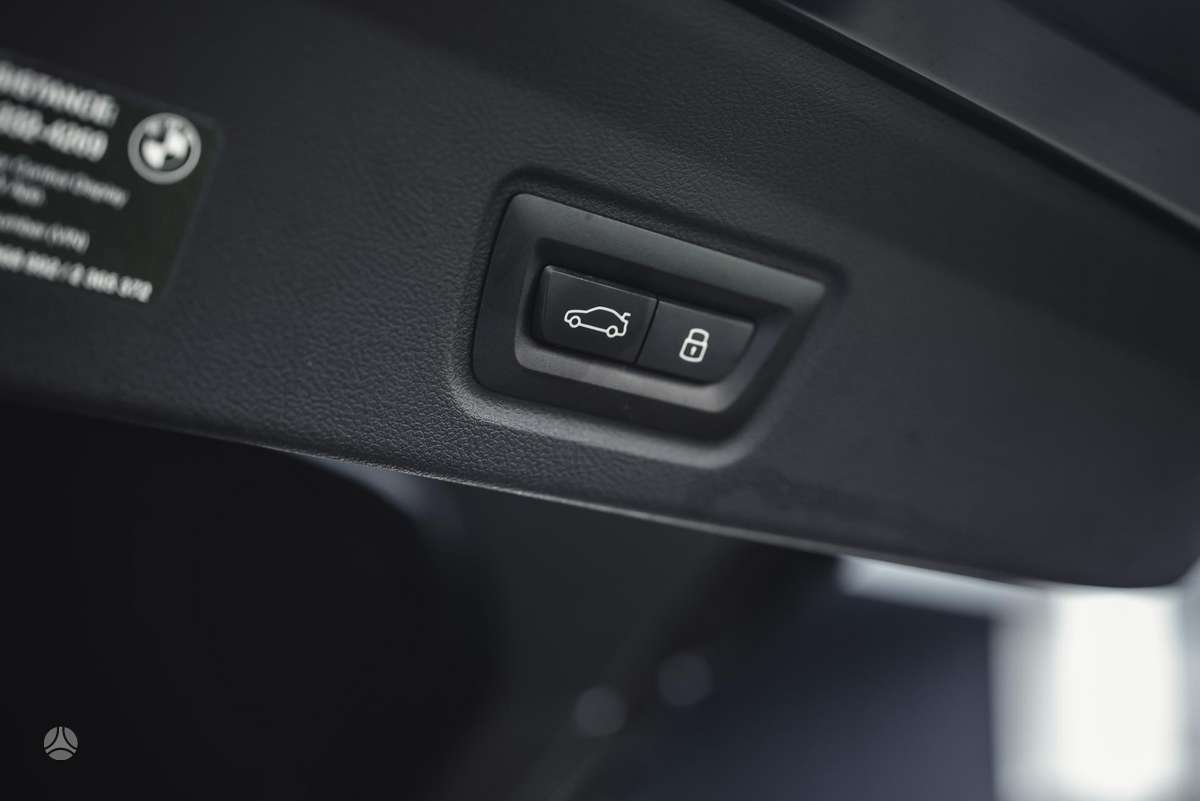 BMW i4, 83 kWh, hatchback
