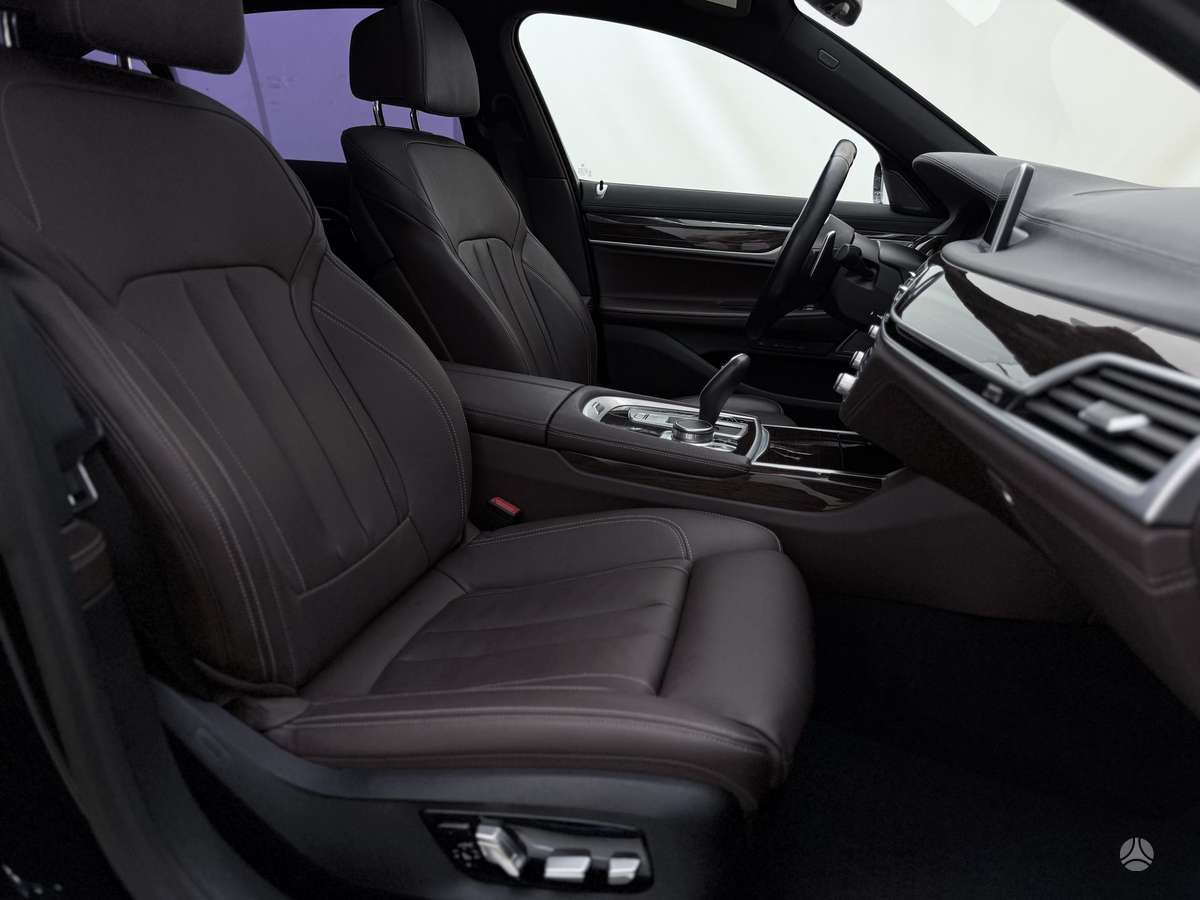 BMW 740, 3.0 l., Седан