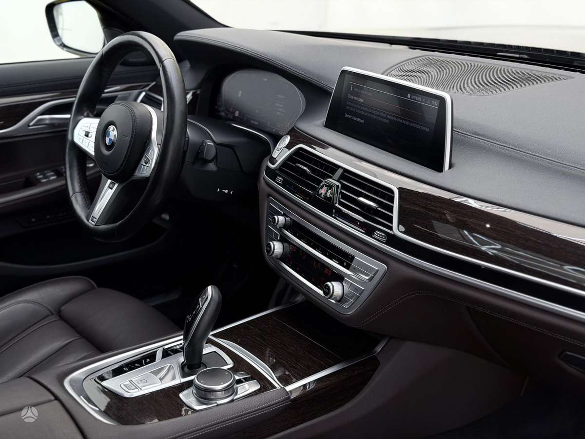 BMW 740, 3.0 l., Седан