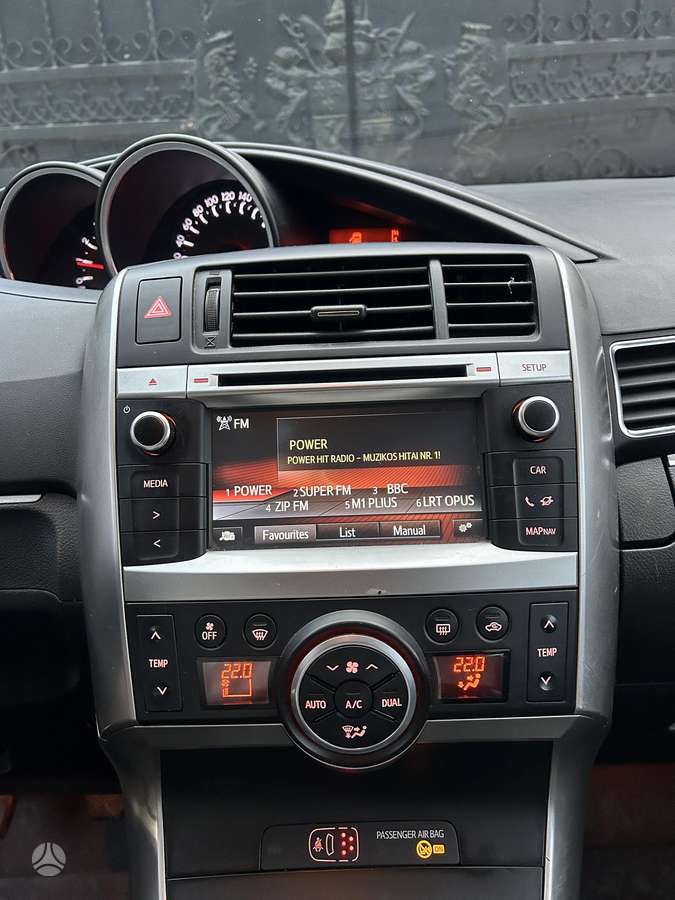 Toyota Verso, Минивэн