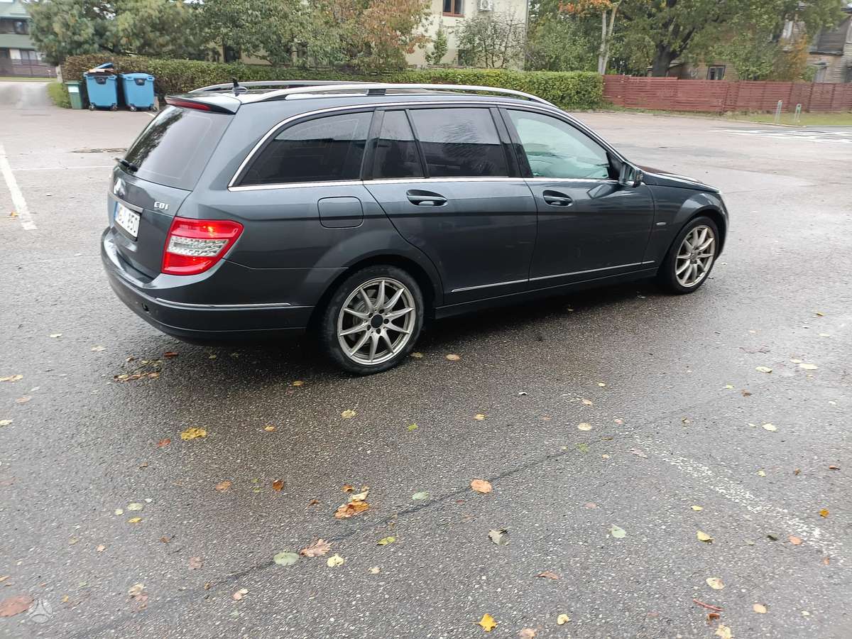 Mercedes-Benz C220