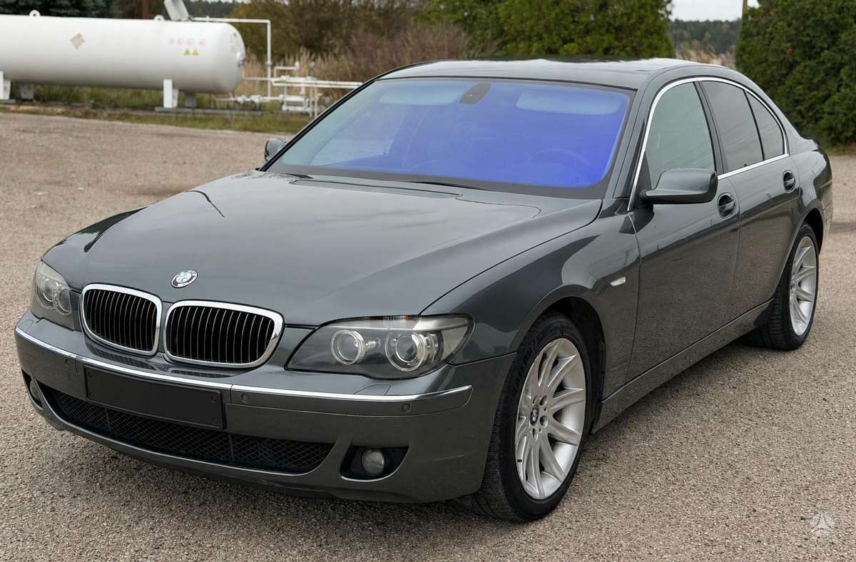 BMW 730