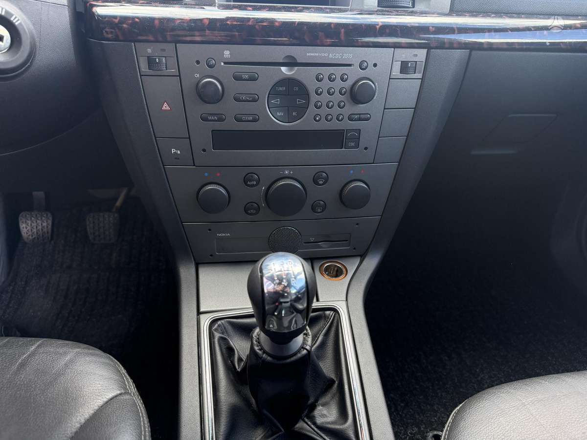 Opel Vectra, 2.2 l., universalas