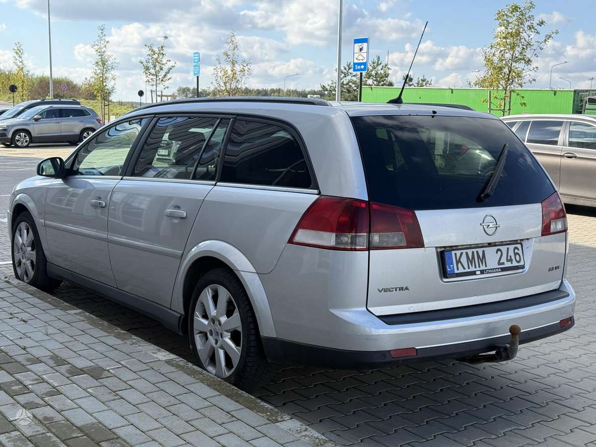 Opel Vectra, 2.2 l., universalas