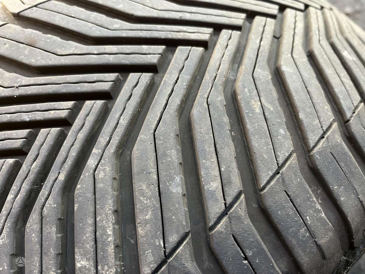 Michelin CrossClimate 2, всесезонные 275/45 R20
