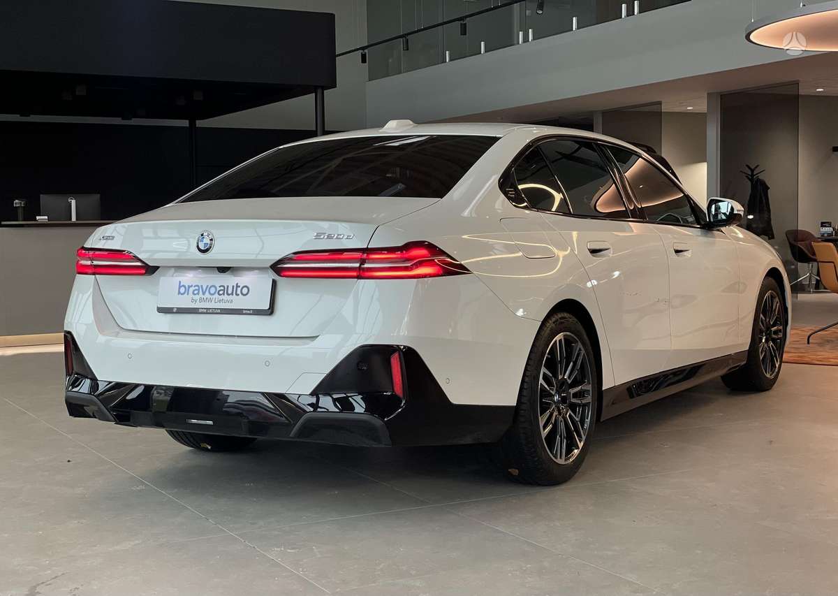 BMW 520, 2.0 l., Седан