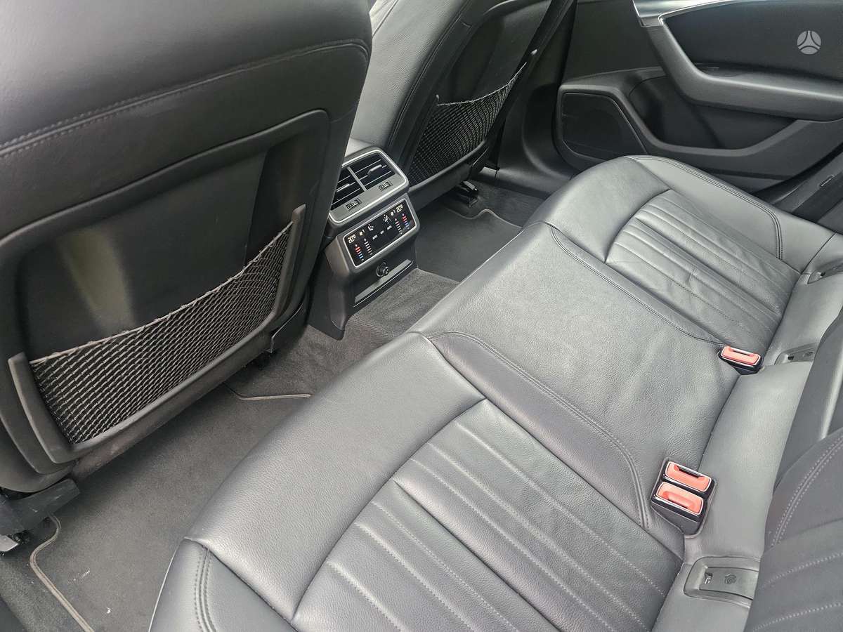 Audi A6, universalas