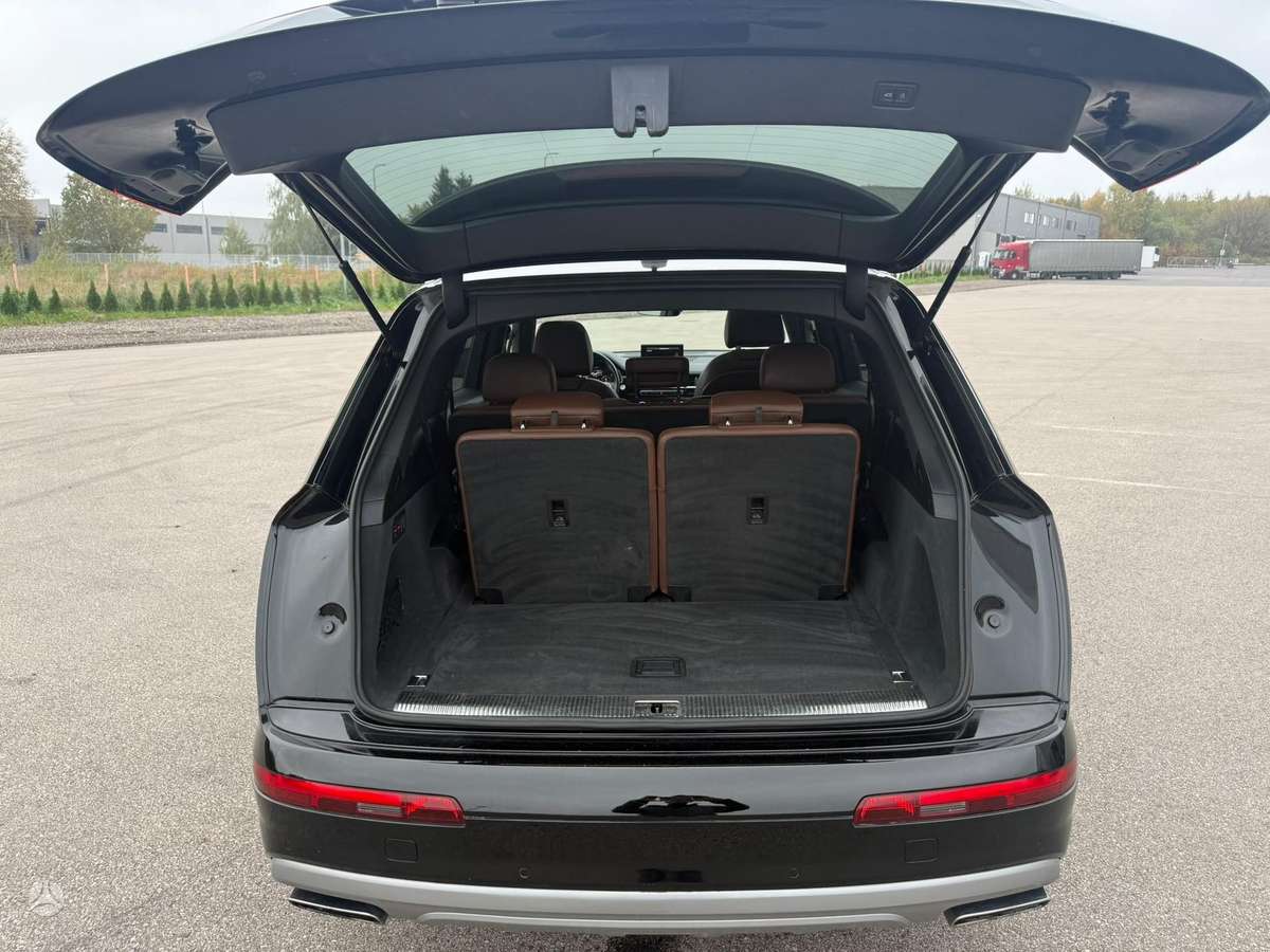Audi Q7, 3.0 l., off-road / crossover