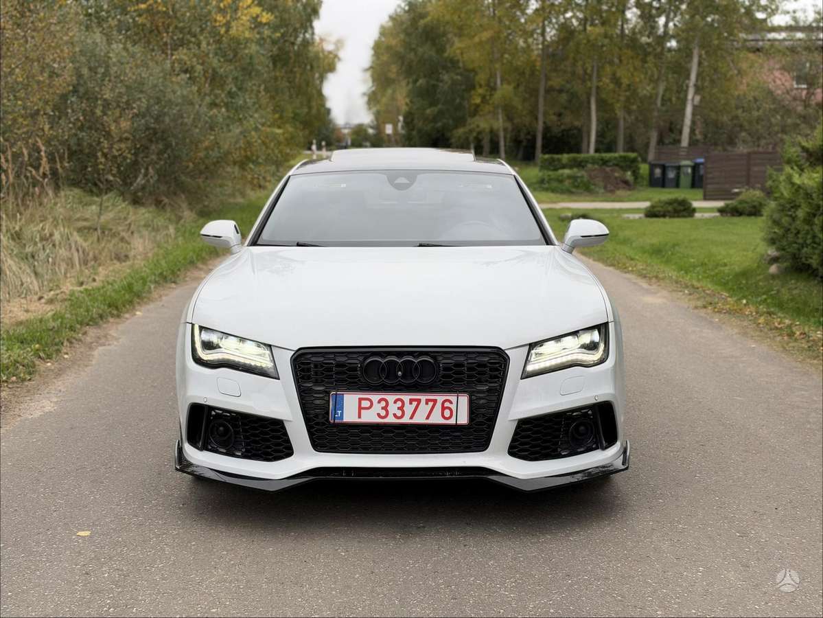 Audi S7, Седан
