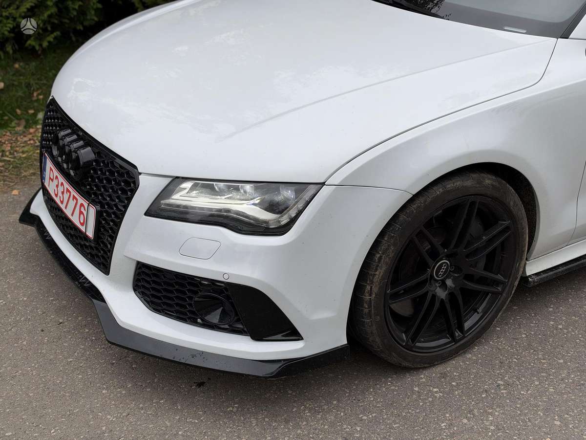 Audi S7, Седан