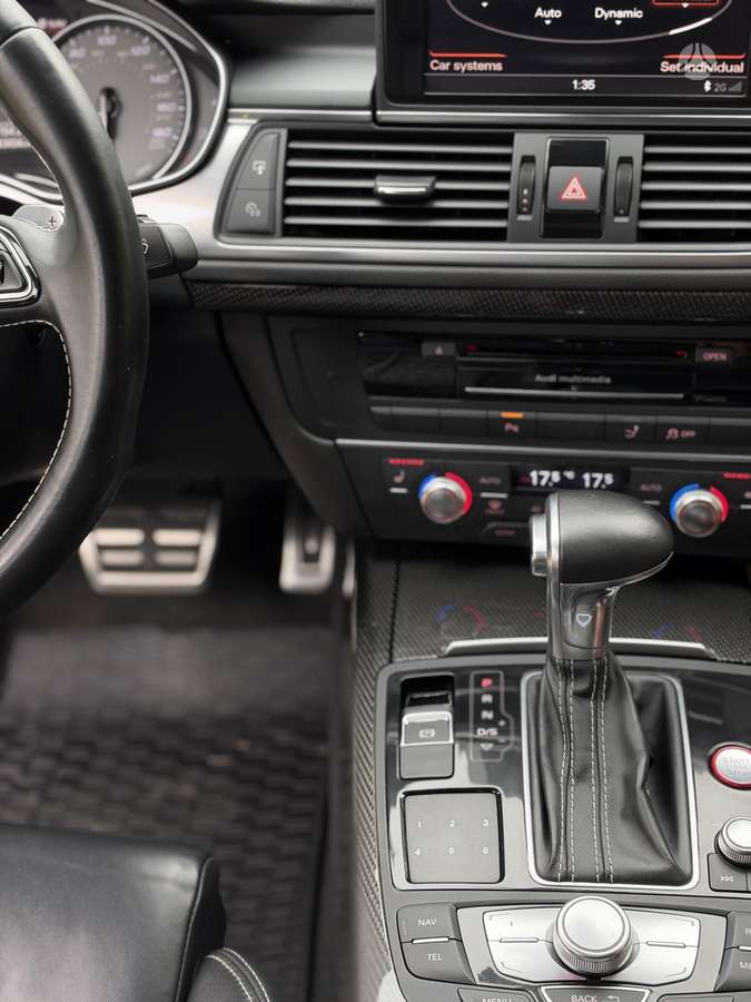 Audi S7, Седан