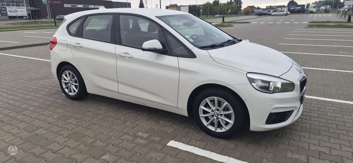 BMW 218 Active Tourer, 1.5 l., hatchback