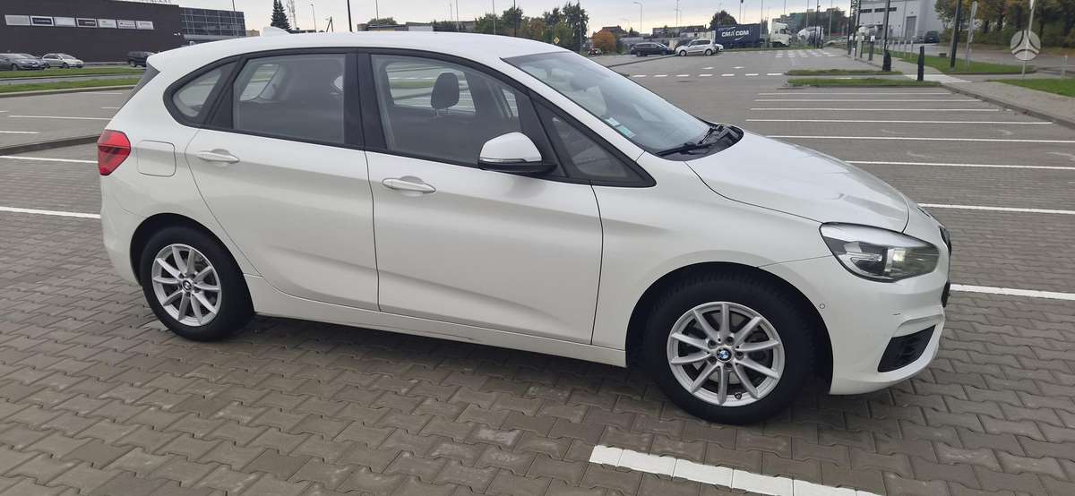 BMW 218 Active Tourer, 1.5 l., hatchback