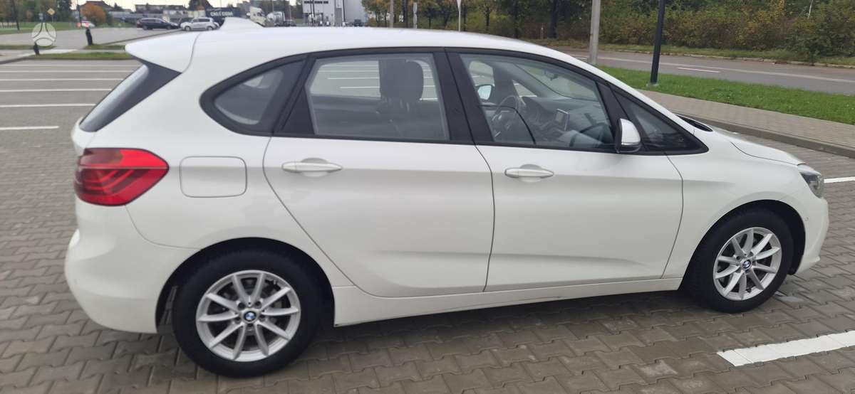 BMW 218 Active Tourer, 1.5 l., hatchback