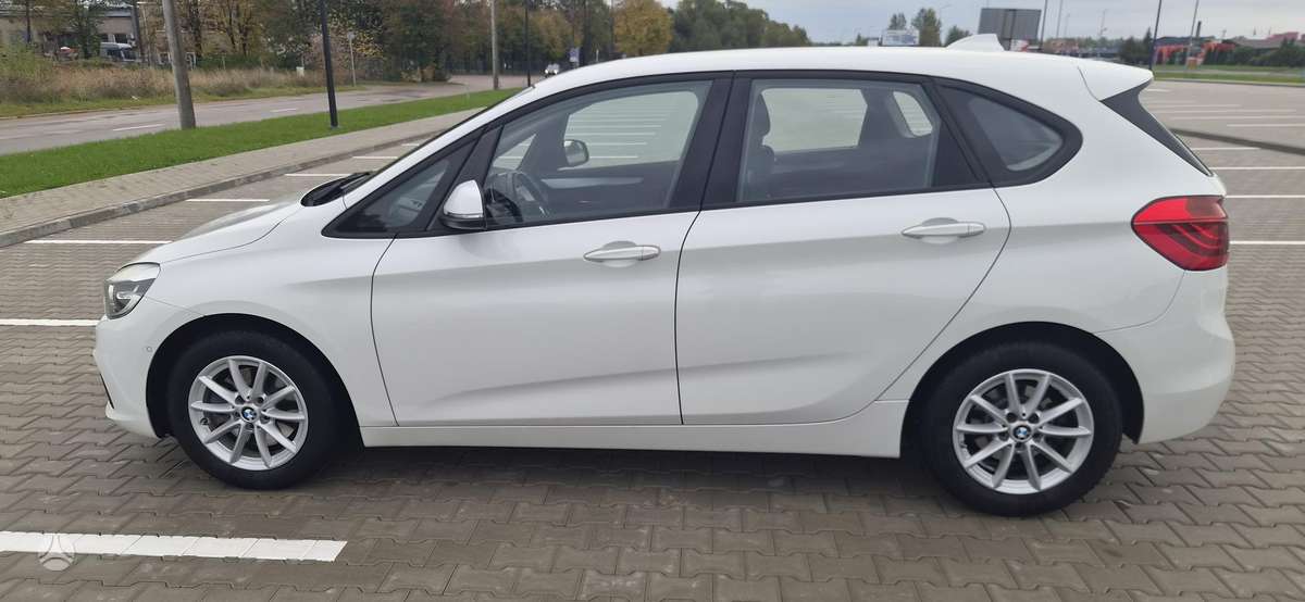 BMW 218 Active Tourer, 1.5 l., hatchback