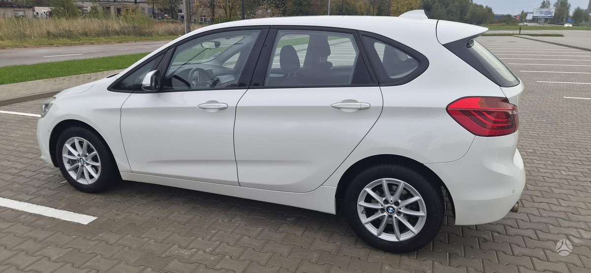 BMW 218 Active Tourer, 1.5 l., hatchback
