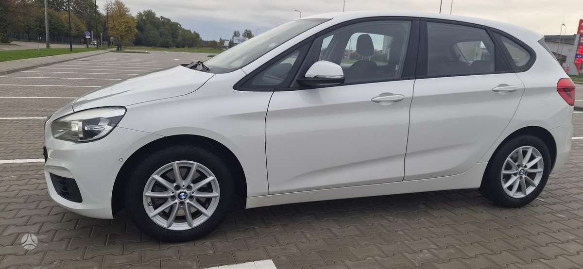 BMW 218 Active Tourer, 1.5 l., hatchback