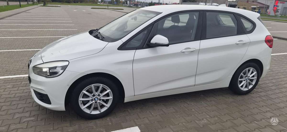 BMW 218 Active Tourer, 1.5 l., hatchback
