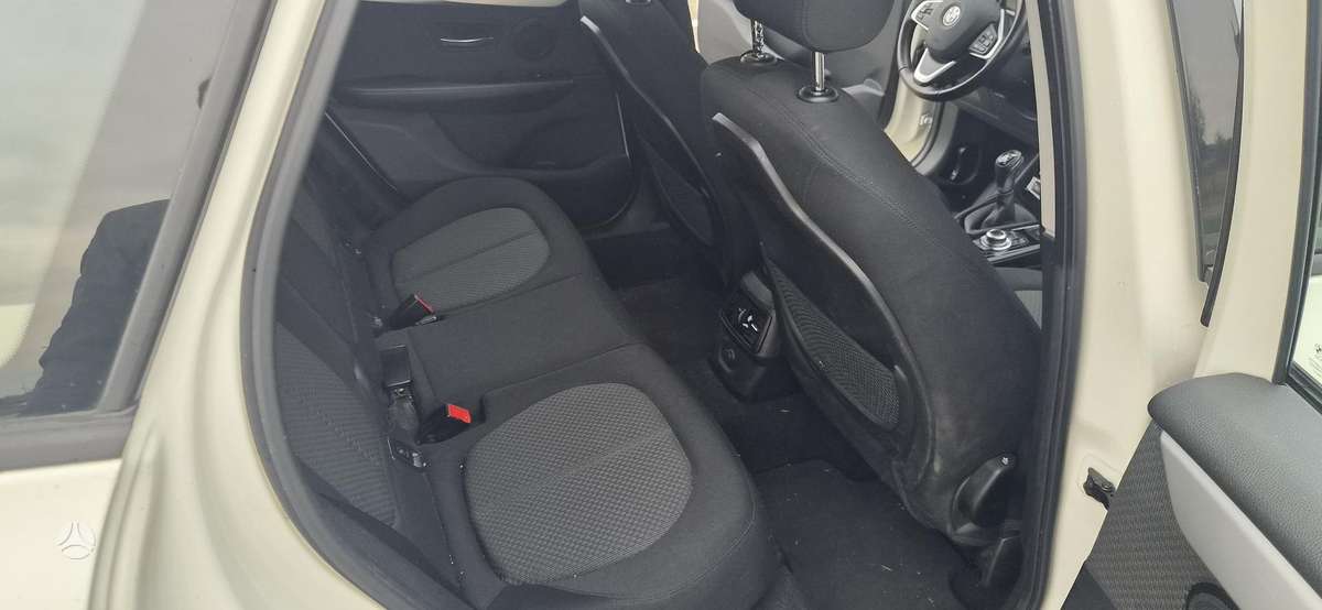 BMW 218 Active Tourer, 1.5 l., hatchback