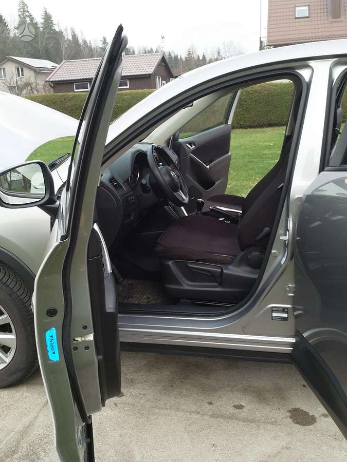 Mazda CX-5, 2.2 l., off-road / crossover
