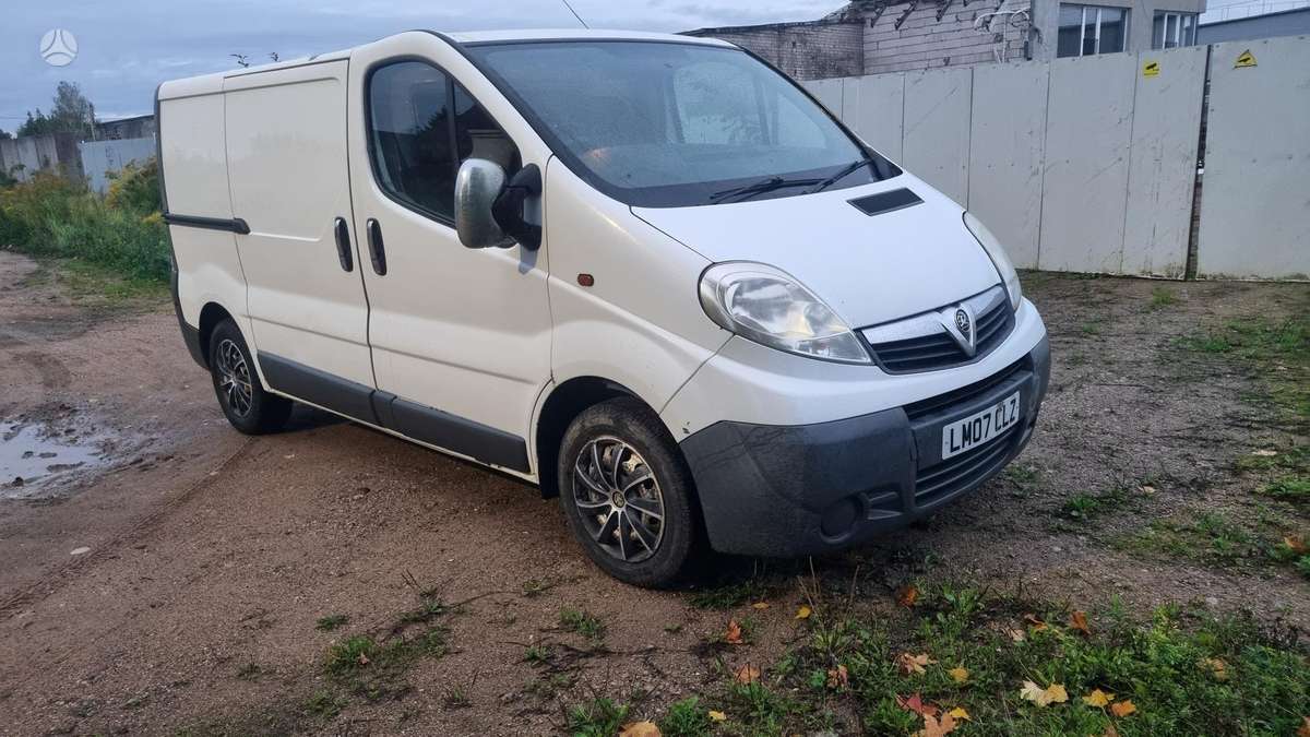 Opel Vivaro, автобусы
