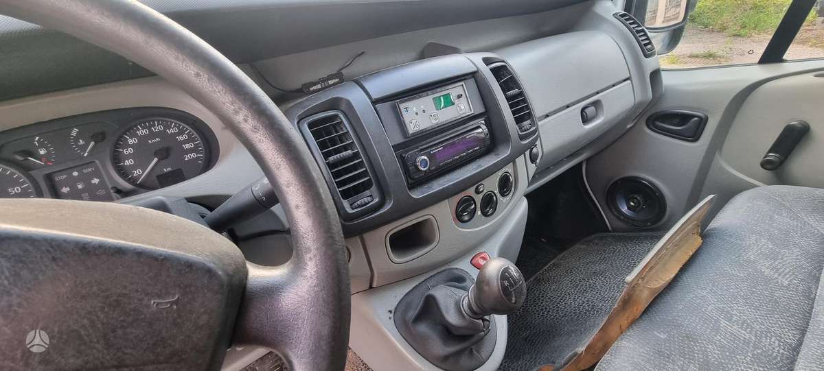 Opel Vivaro, autobusai