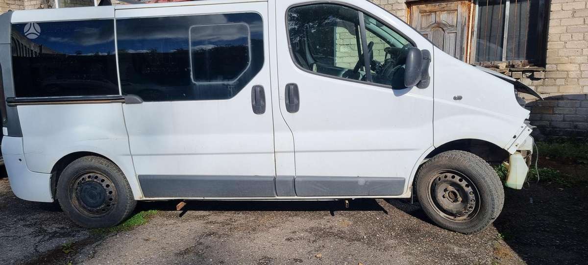 Opel Vivaro, autobusai